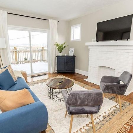 Cozy Riverfront Bungalow With Stunning Views Covington Bagian luar foto