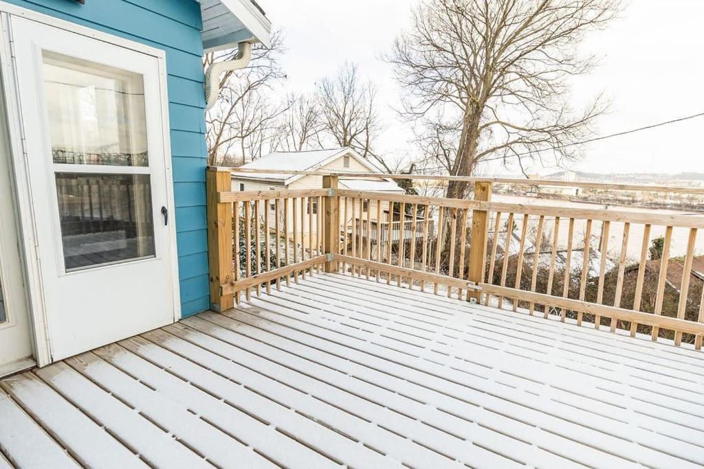 Cozy Riverfront Bungalow With Stunning Views Covington Bagian luar foto